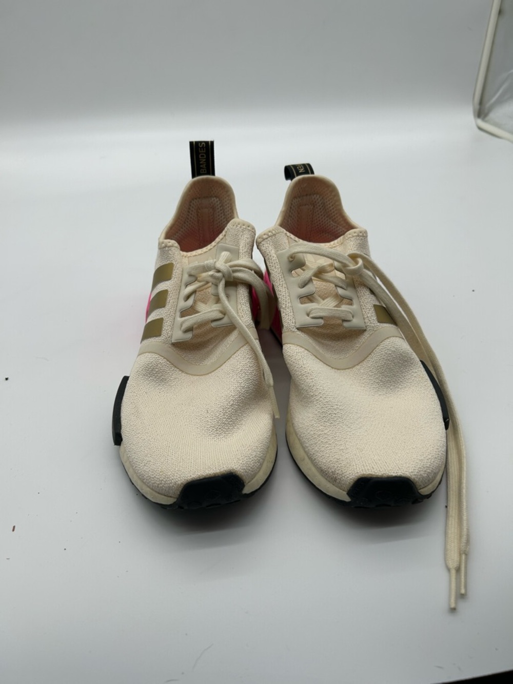 Adidas Women’s NMD_R1 In cream Screaming Pink size 10 - Picture 2 of 8